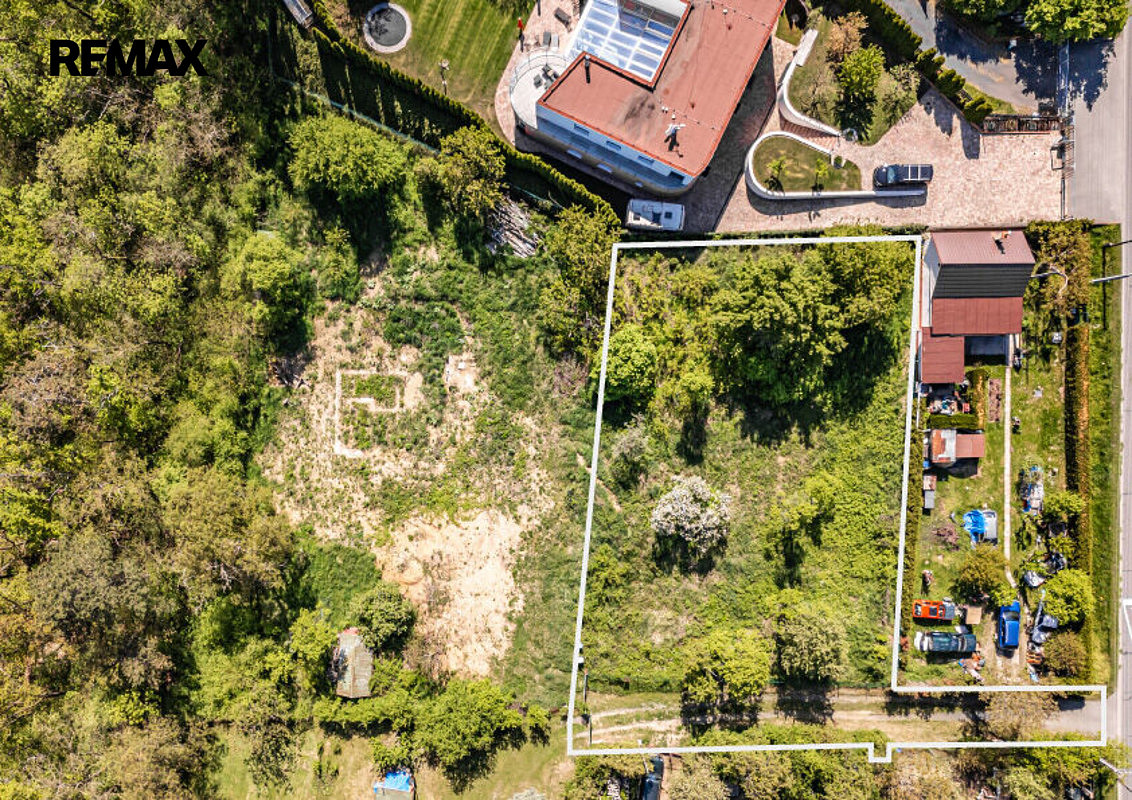 Prodej stavebního pozemku 1 070 m²
