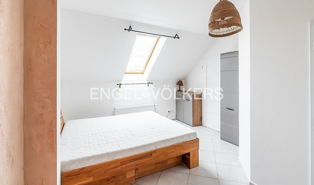 Pronájem bytu 3+kk 90 m², Praha – náhled fotky 3