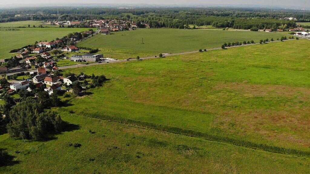 Prodej stavebního pozemku 982 m² – fotografie 2