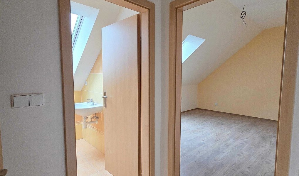 Prodej ubytovacího objektu 570 m², Drásov – náhled fotky 41