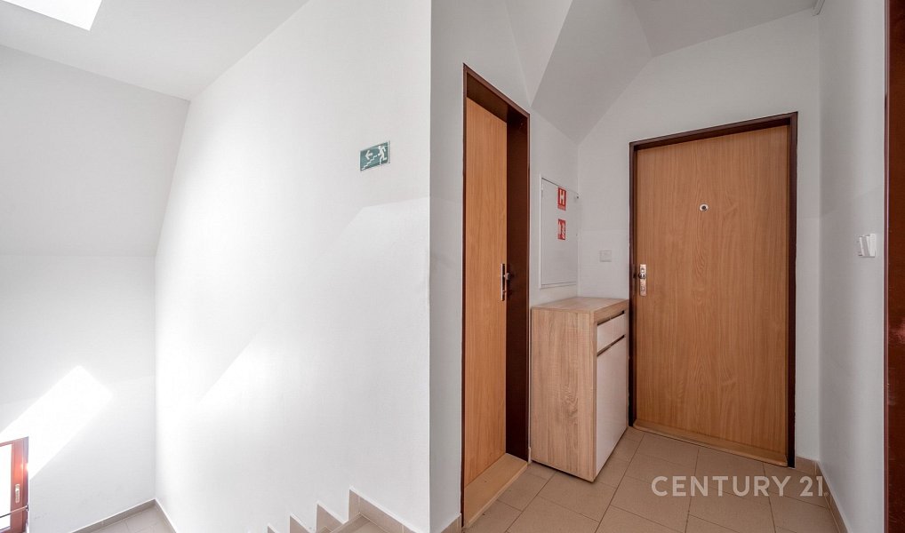 Prodej bytu 2+kk 45 m², Jesenice – náhled fotky 13
