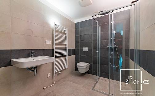 Prodej bytu 3+kk 77 m², Za Jitonou, Český Krumlov - Latrán