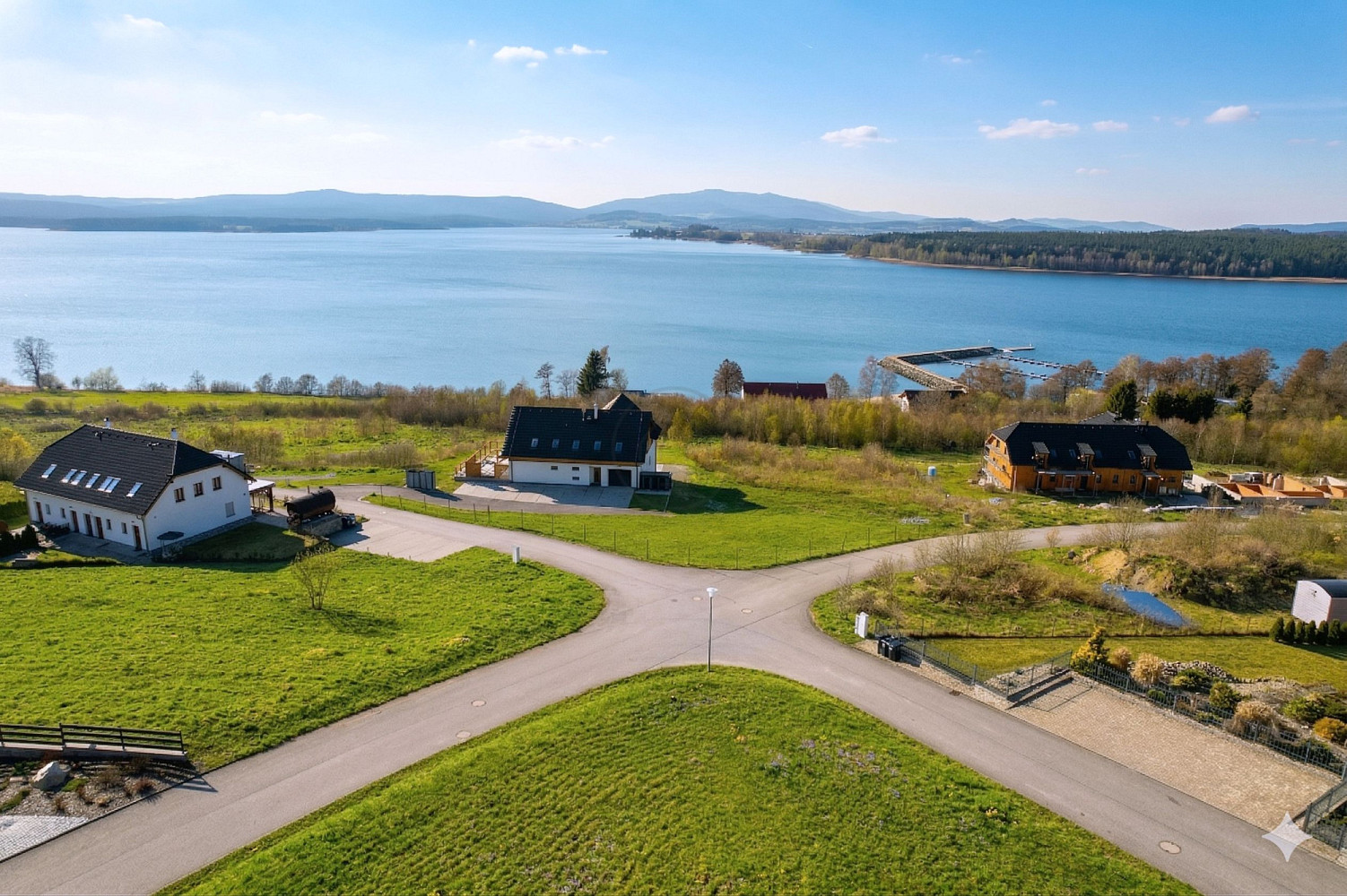 Prodej stavebního pozemku 900 m² – fotografie 5
