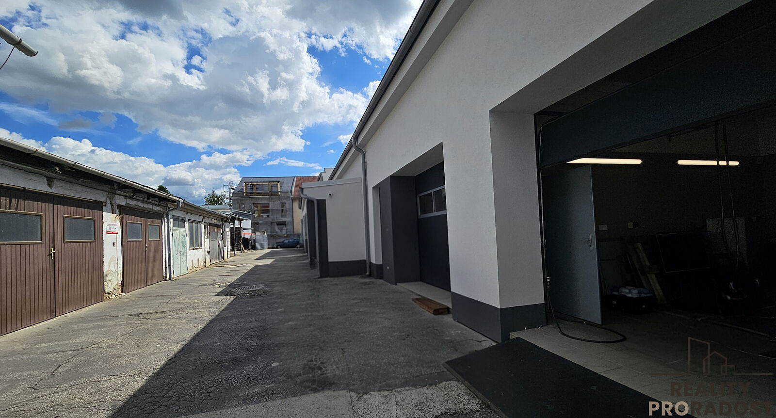 Pronájem komerčního objektu (jiného typu) 33 m² – fotografie 2