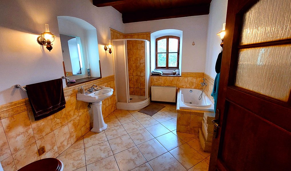 Prodej domu 400 m² s pozemkem 4 700 m², Golčův Jeníkov – náhled fotky 20