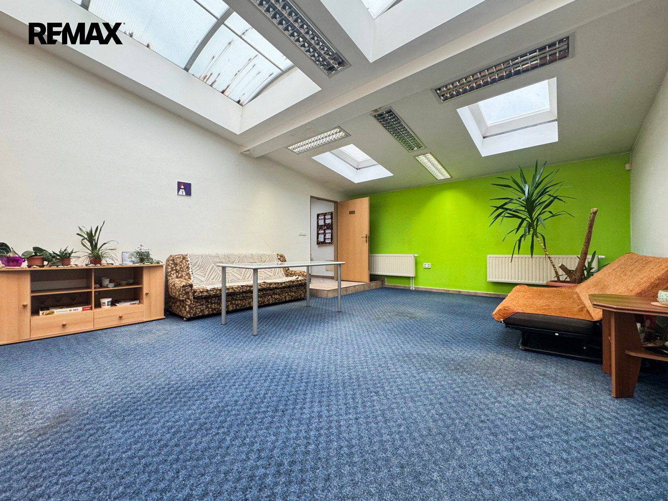 Prodej domu 331 m² s pozemkem 211 m² – fotografie 2
