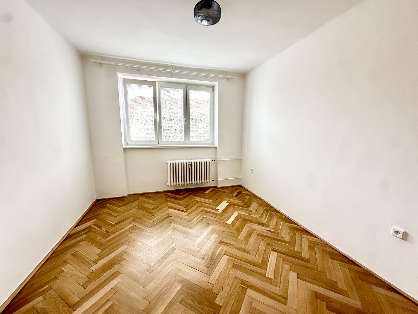 Pronájem bytu 2+1 55 m² – pohled 6