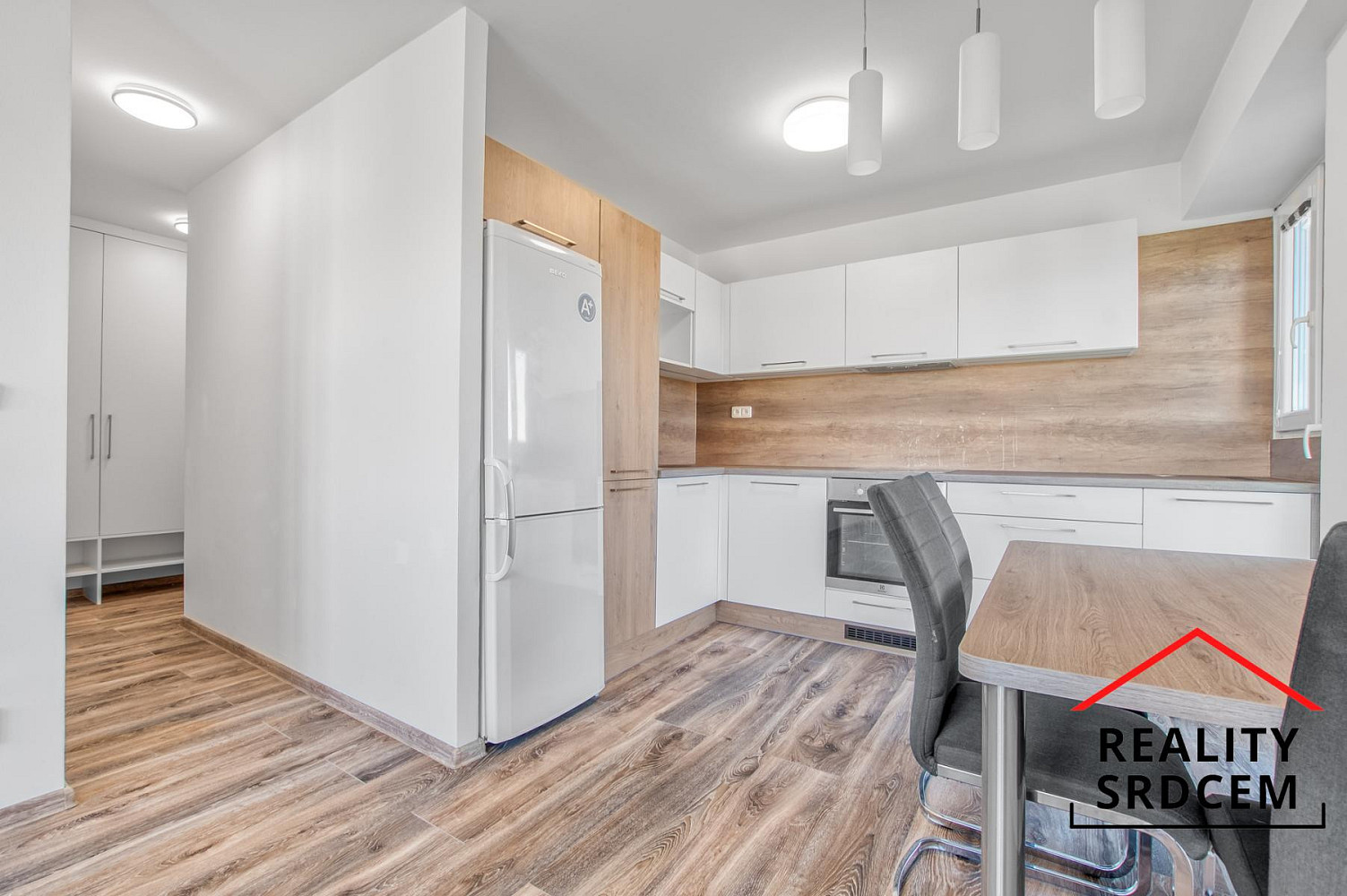 Pronájem bytu 2+kk 42 m² – fotografie 2