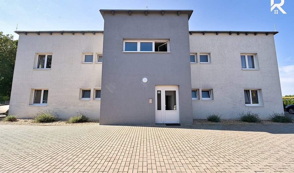 Prodej ubytovacího objektu 617 m², Drnholec – náhled fotky 10