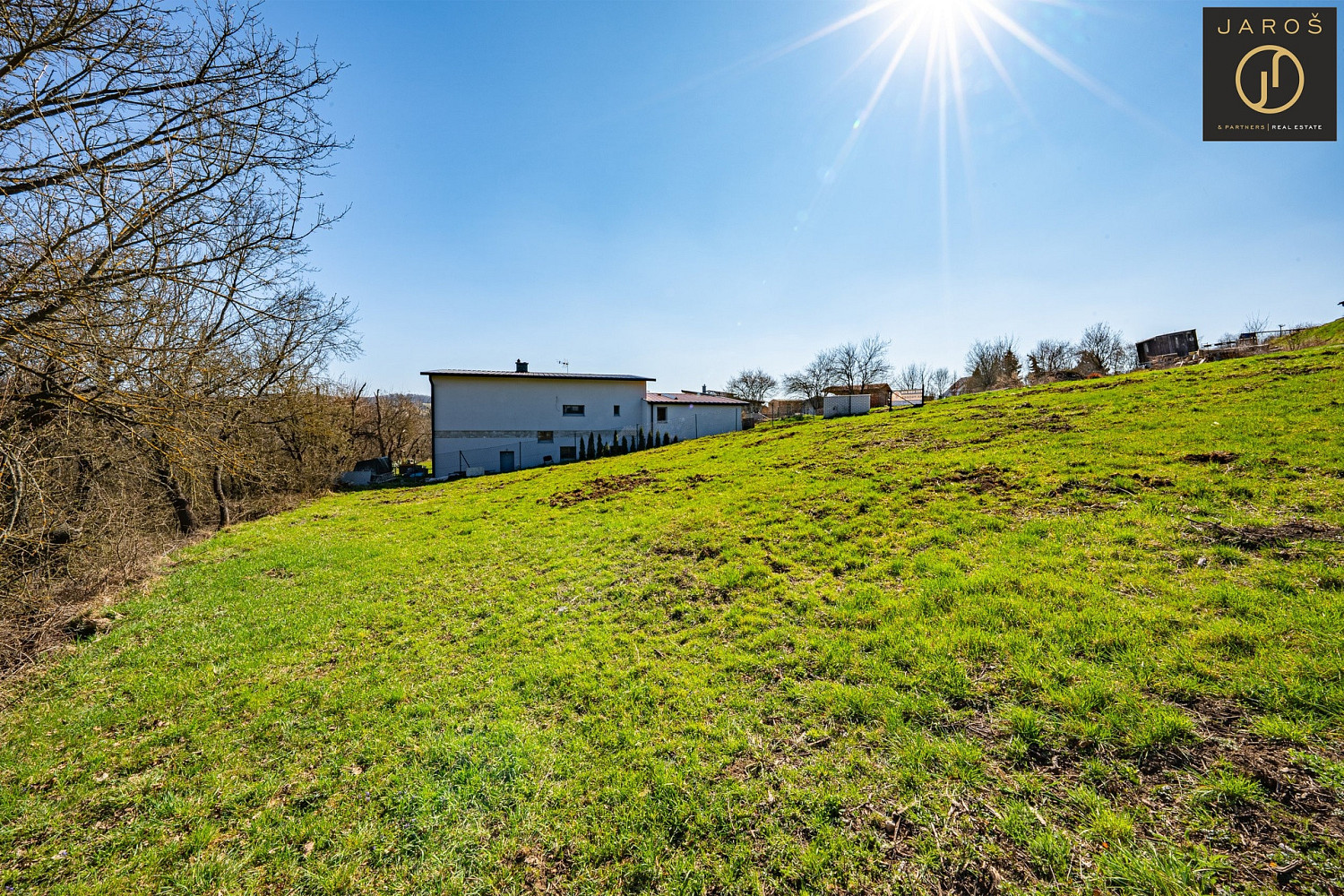 Prodej stavebního pozemku 915 m² – fotografie 3