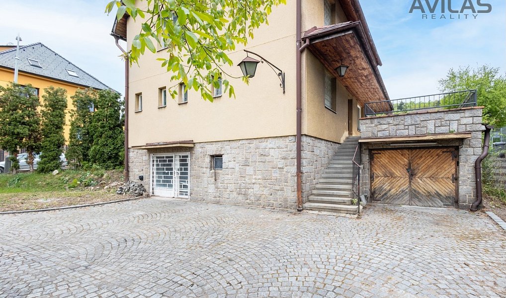 Prodej domu 318 m² s pozemkem 612 m², Praha – náhled fotky 2