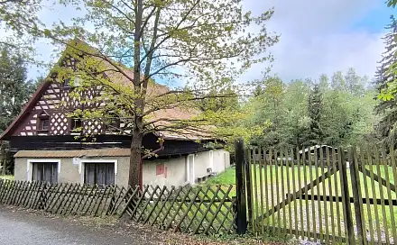 Prodej domu 321 m² s pozemkem 3 298 m², Okrouhlá, okres Cheb