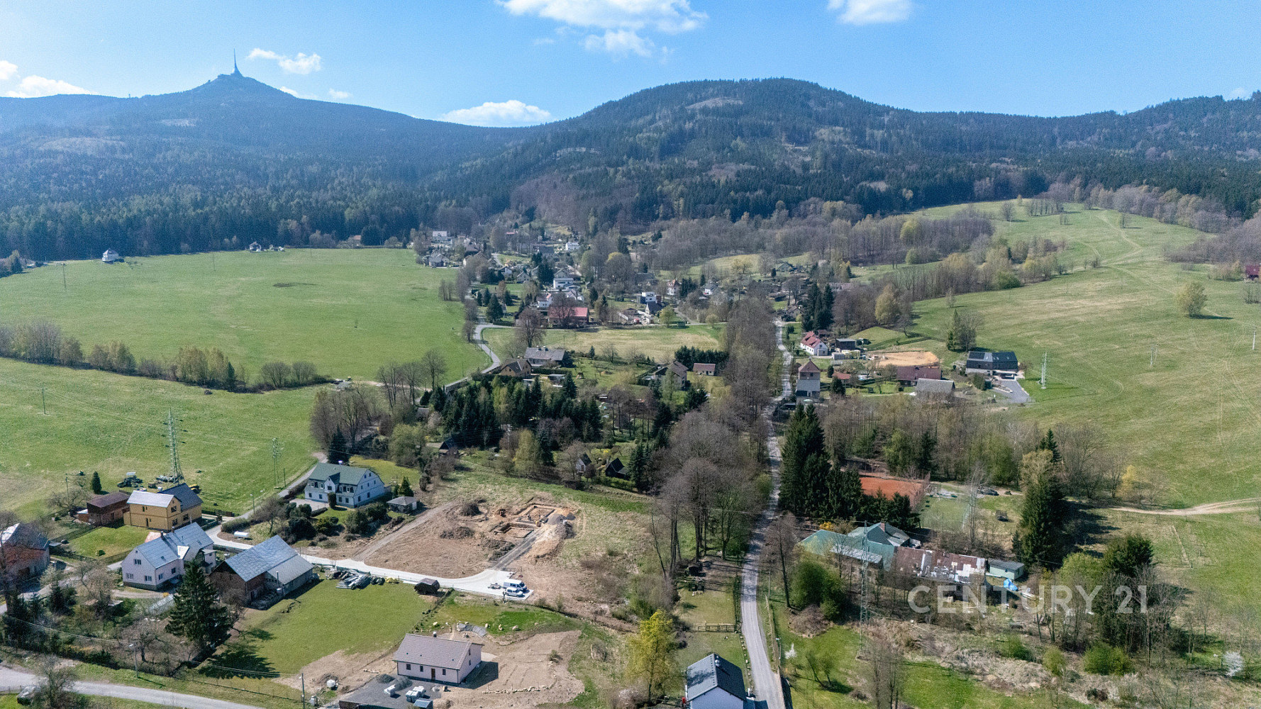 Prodej stavebního pozemku 2 950 m²