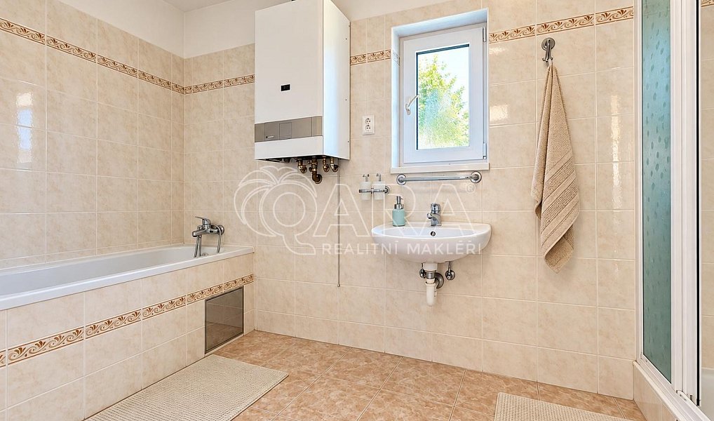 Pronájem domu 199 m² s pozemkem 1 914 m², Třebechovice pod Orebem – náhled fotky 4
