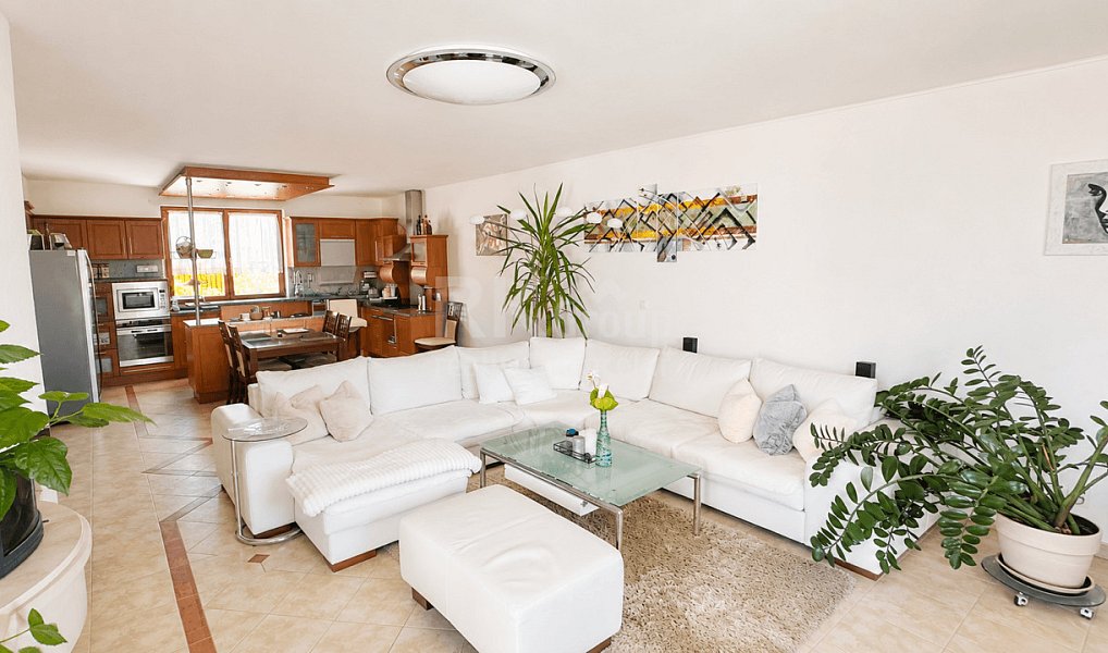 Prodej domu 213 m² s pozemkem 682 m², Velká Hleďsebe – náhled fotky 4