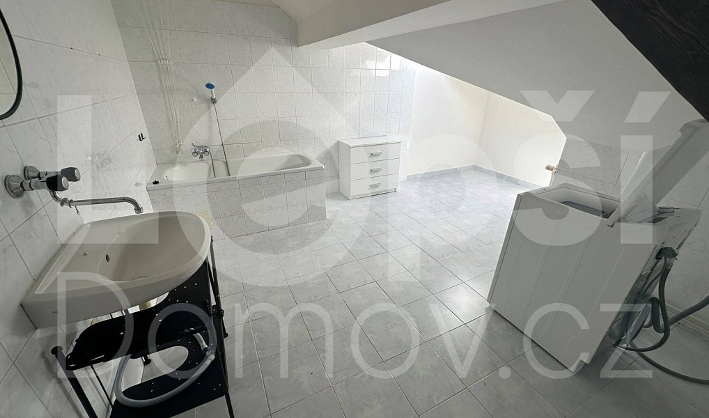 Pronájem bytu 2+kk 83 m², Mikulovice – náhled fotky 8