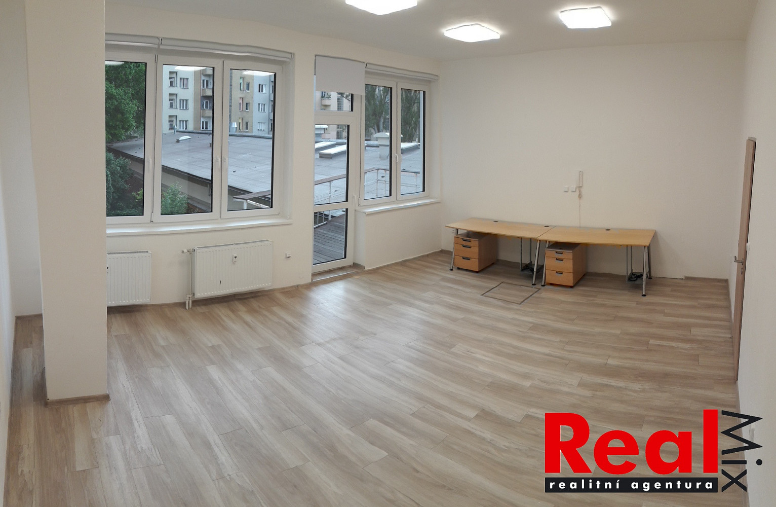 Pronájem kanceláře 33 m² – fotografie 2