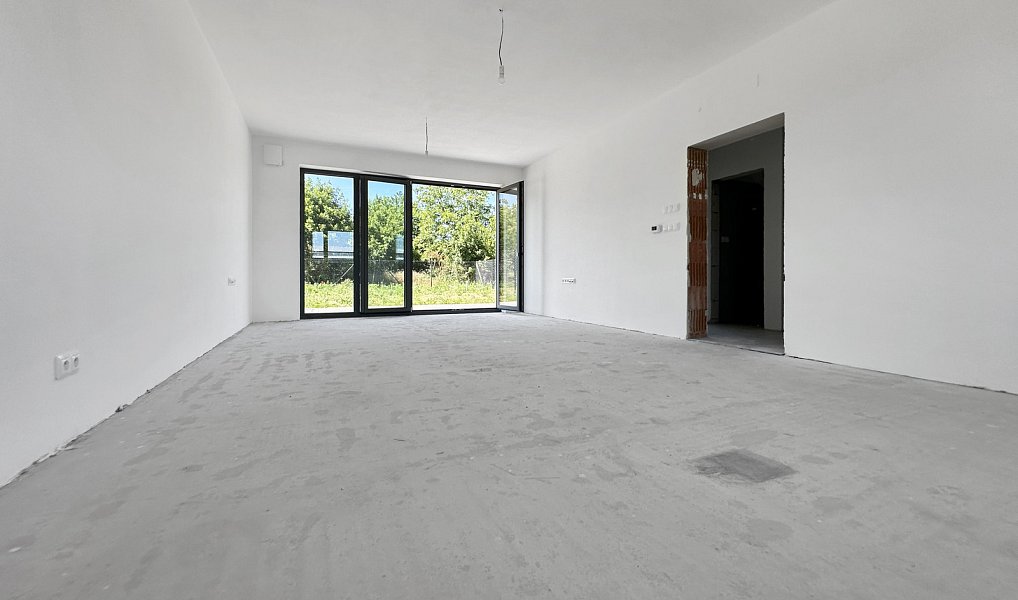 Prodej domu 132 m² s pozemkem 295 m², Strážnice – náhled fotky 2