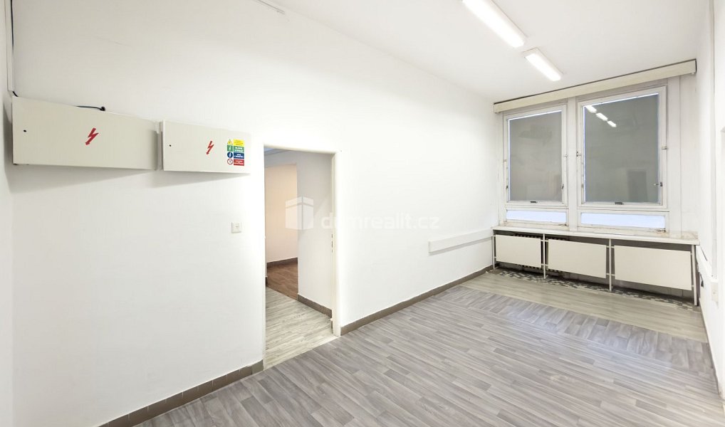 Pronájem obchodních prostor 216 m², České Budějovice – náhled fotky 9