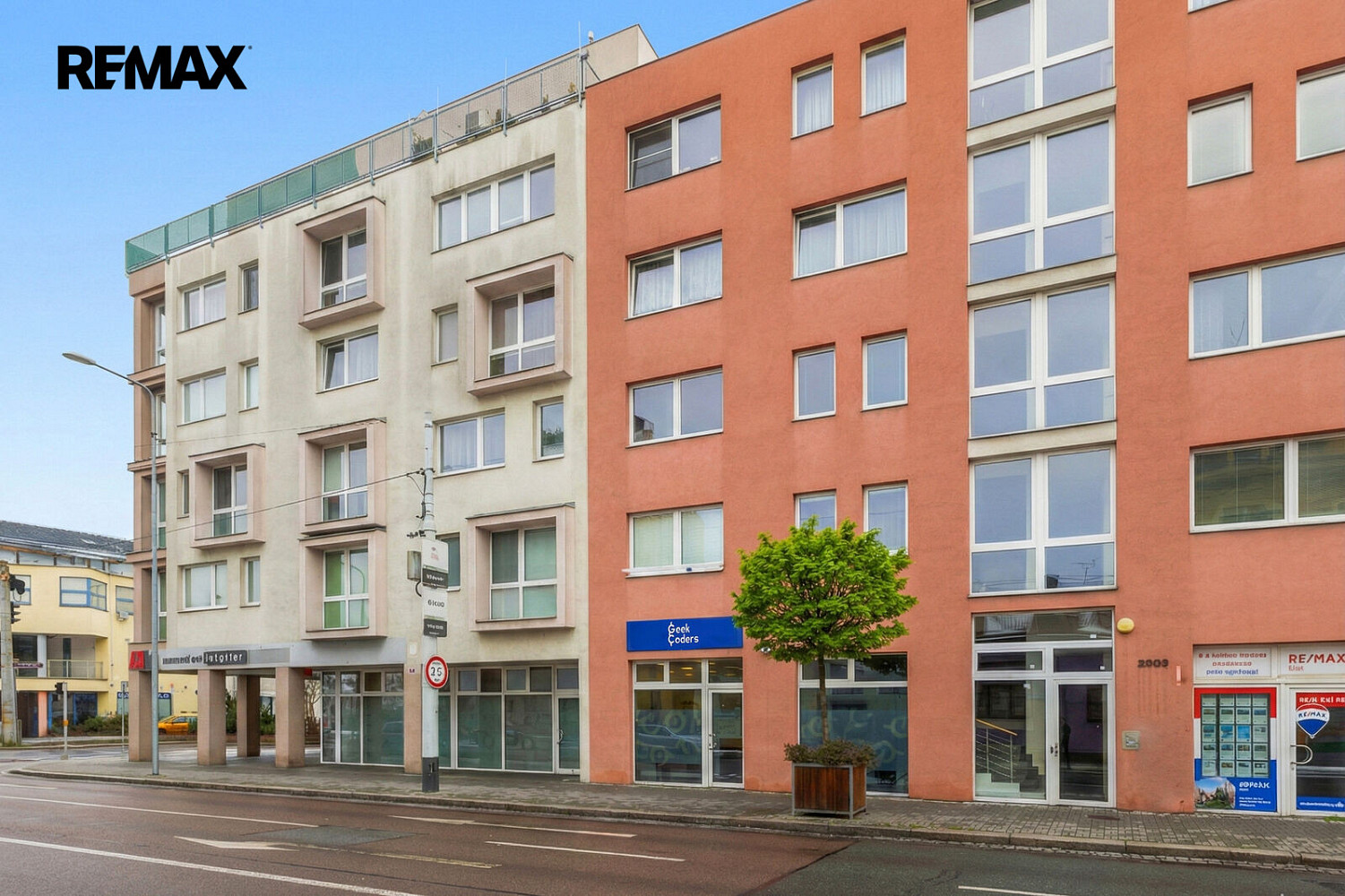 Pronájem obchodních prostor 122 m²