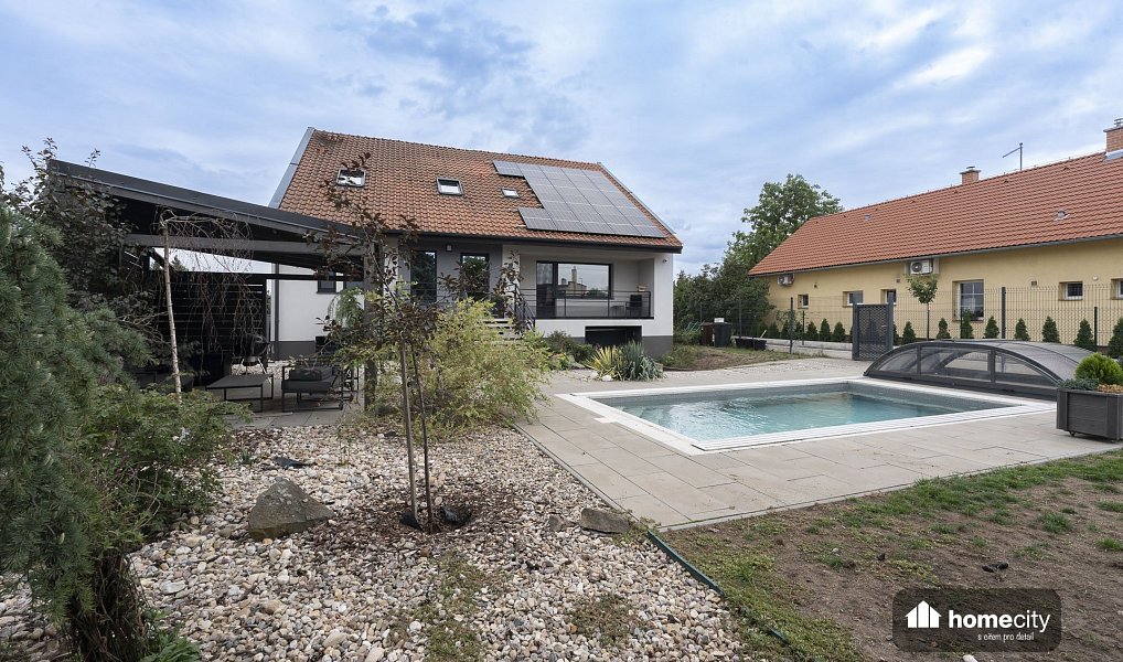 Prodej domu 267 m² s pozemkem 661 m², Pardubice – náhled fotky 2