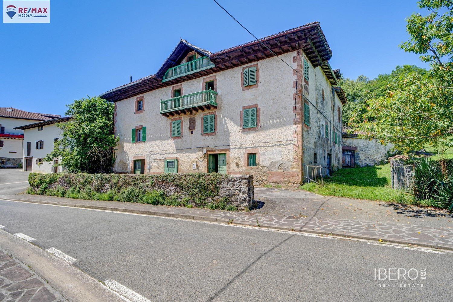 Prodej domu 1 128 m² s pozemkem 1 727 m²