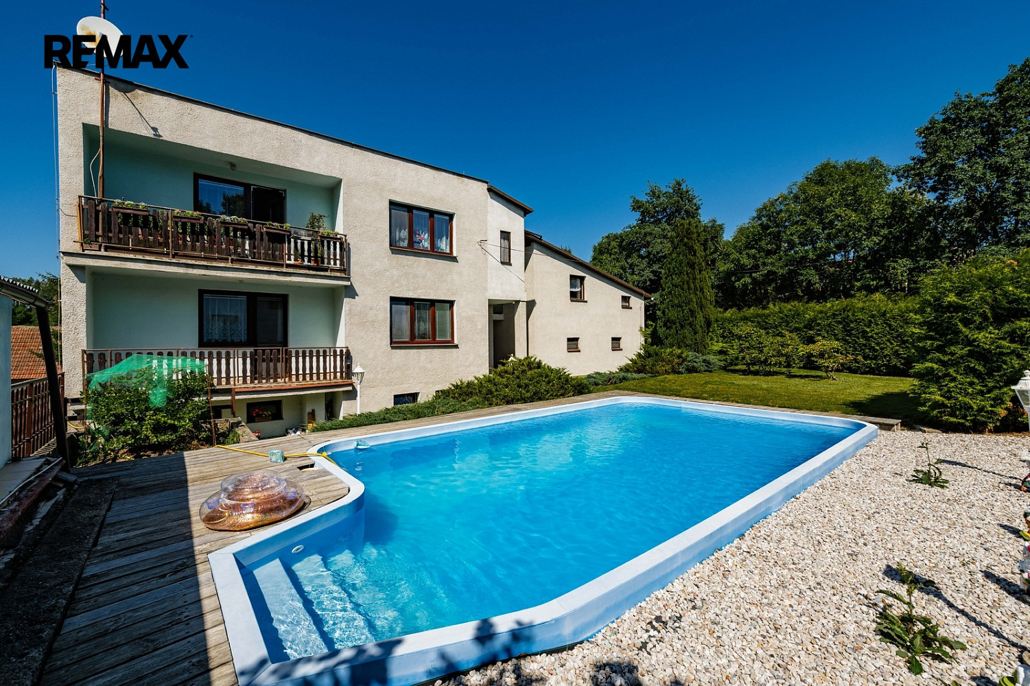 Prodej domu 290 m² s pozemkem 1 221 m²