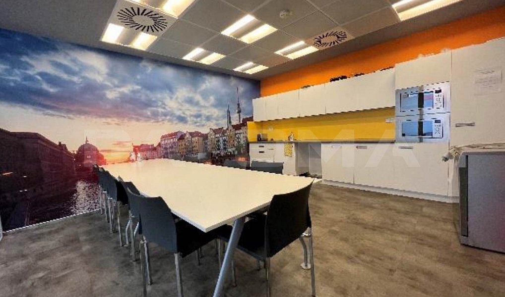 Pronájem kanceláře 484 m², Praha – náhled fotky 4