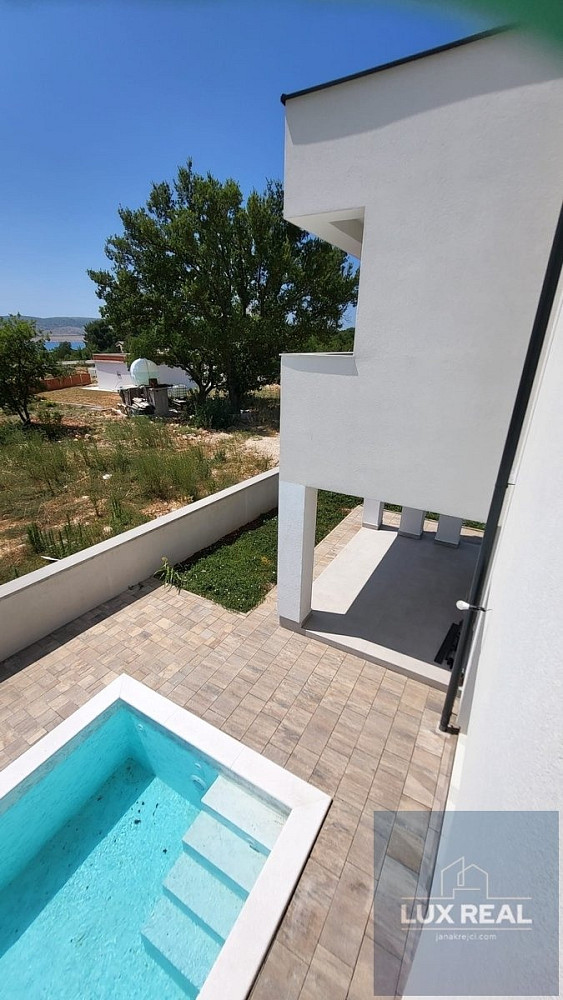 Prodej domu 250 m² s pozemkem 400 m²