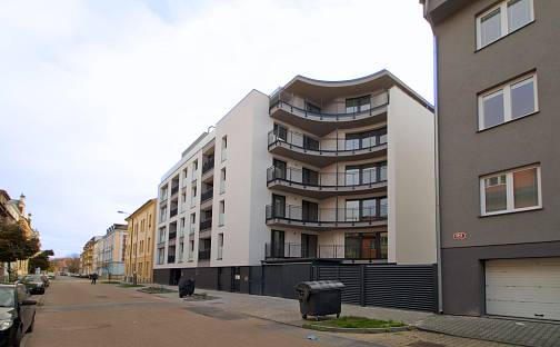 Pronájem bytu 1+kk 36 m², Na Jíkalce, Plzeň - Jižní Předměstí