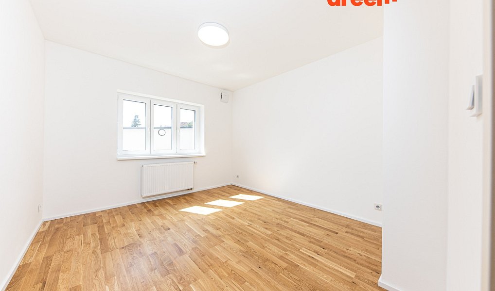 Prodej domu 200 m² s pozemkem 380 m², Praha – náhled fotky 26