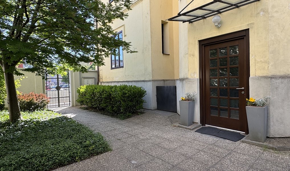 Pronájem kanceláře 14 m², Kladno – náhled fotky 2