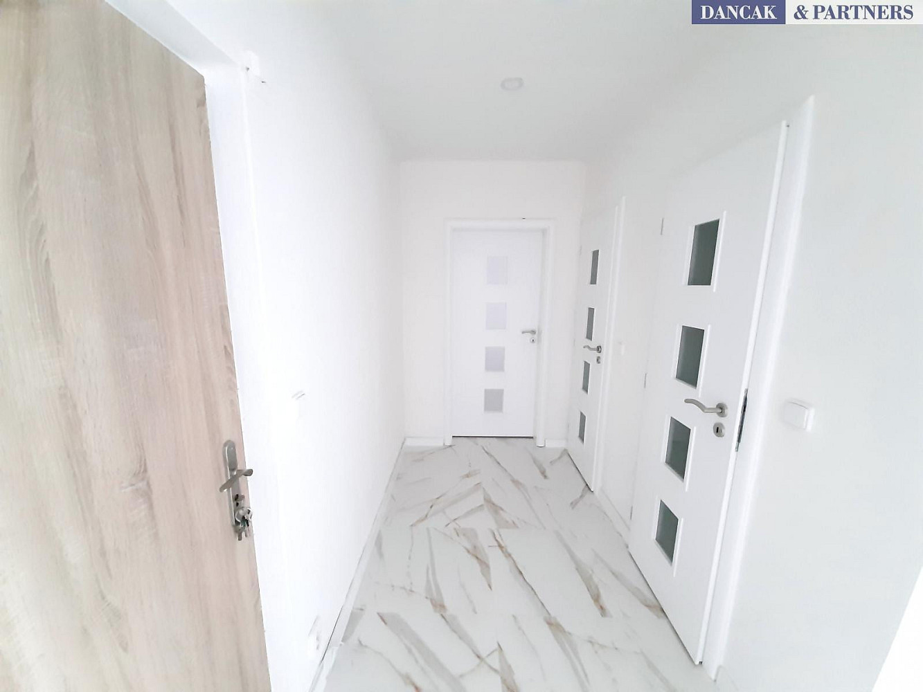 Pronájem bytu 2+1 52 m² – fotografie 4