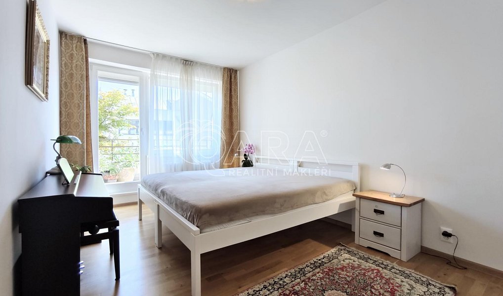 Pronájem bytu 3+kk 81 m², Praha – náhled fotky 23