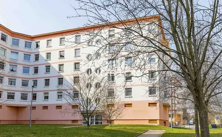 Garážové stání Nad Okrouhlíkem, Nad Okrouhlíkem, Praha 8 - Libeň