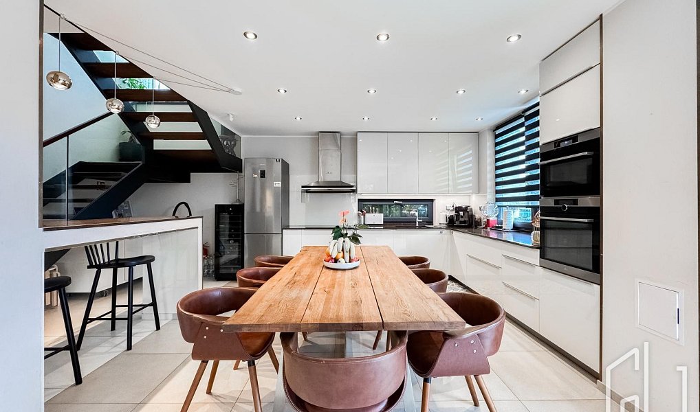 Prodej domu 260 m² s pozemkem 620 m², Praha – náhled fotky 2