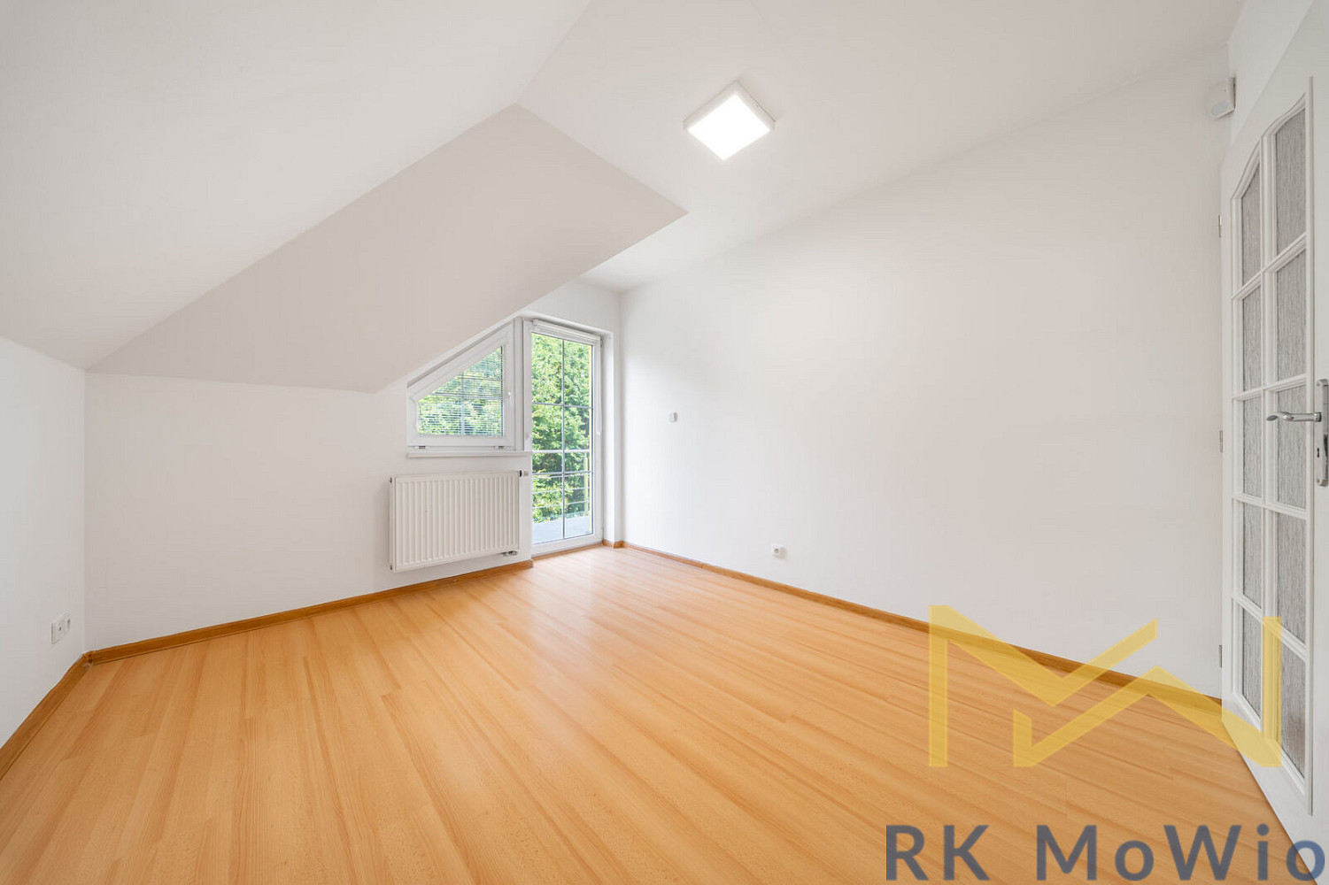 Pronájem domu 190 m² s pozemkem 811 m² – fotografie 3