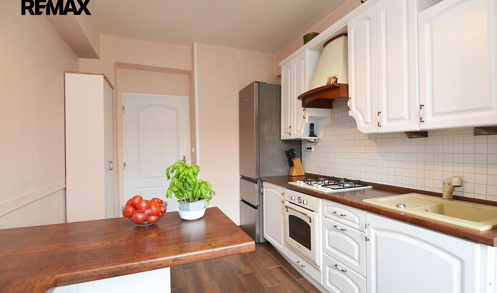 Prodej bytu 2+1 70 m², Praha – náhled fotky 3