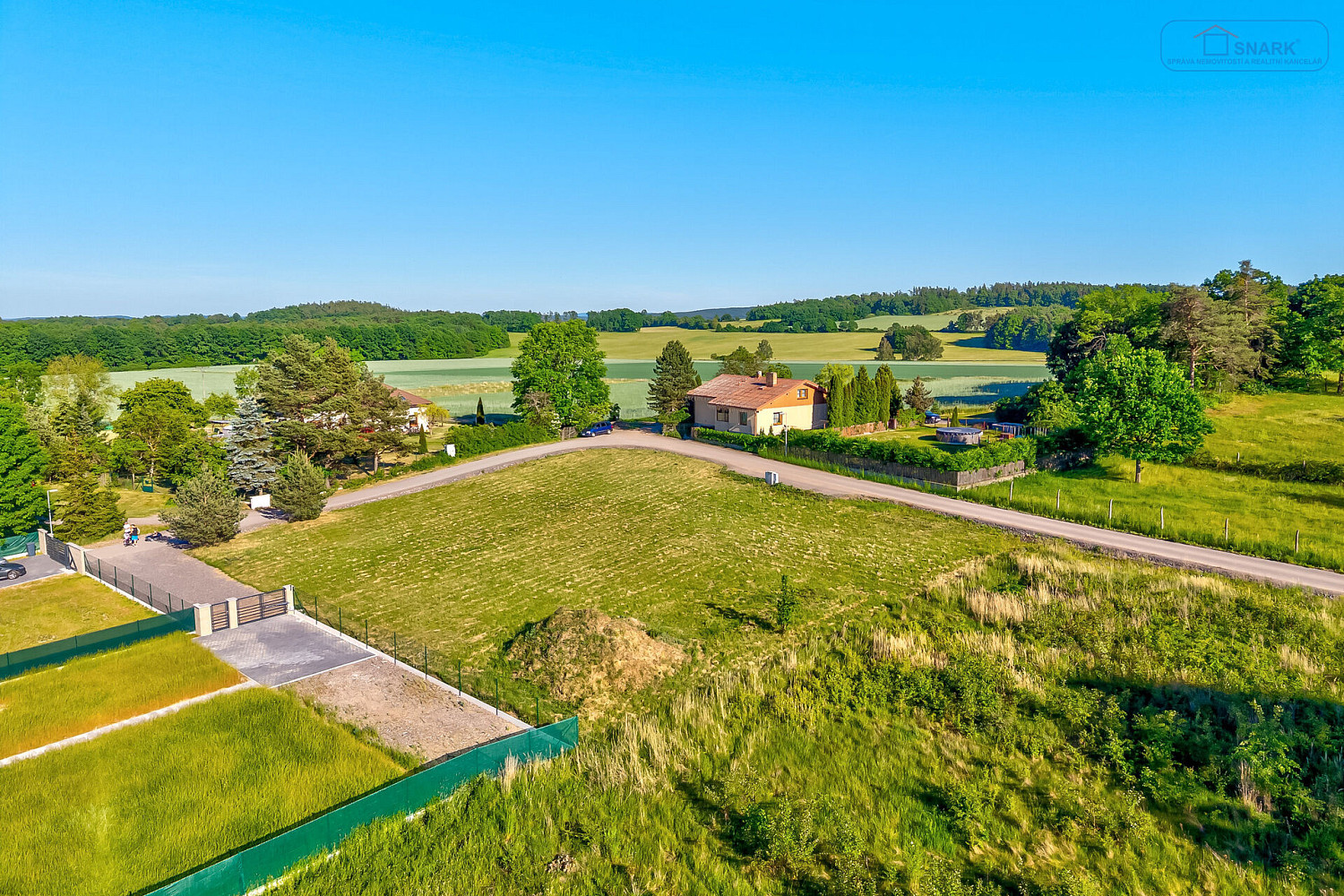 Prodej stavebního pozemku 1 088 m² – fotografie 2
