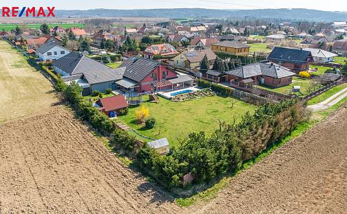 Prodej domu 326 m² s pozemkem 2 175 m², Libeř - Libeň, okres Praha-západ