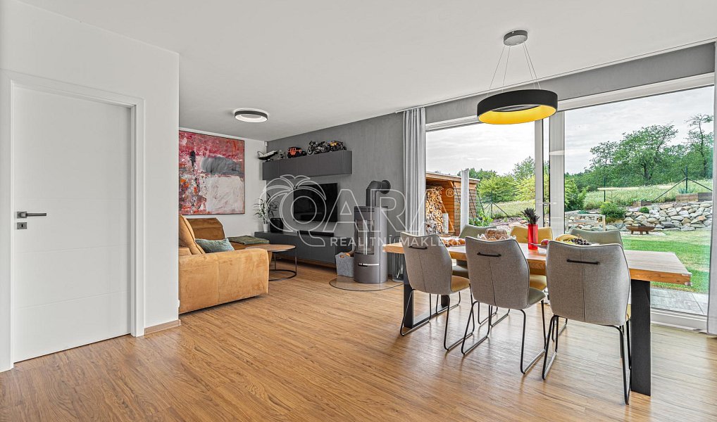 Prodej domu 131 m² s pozemkem 838 m², Kamenice – náhled fotky 8