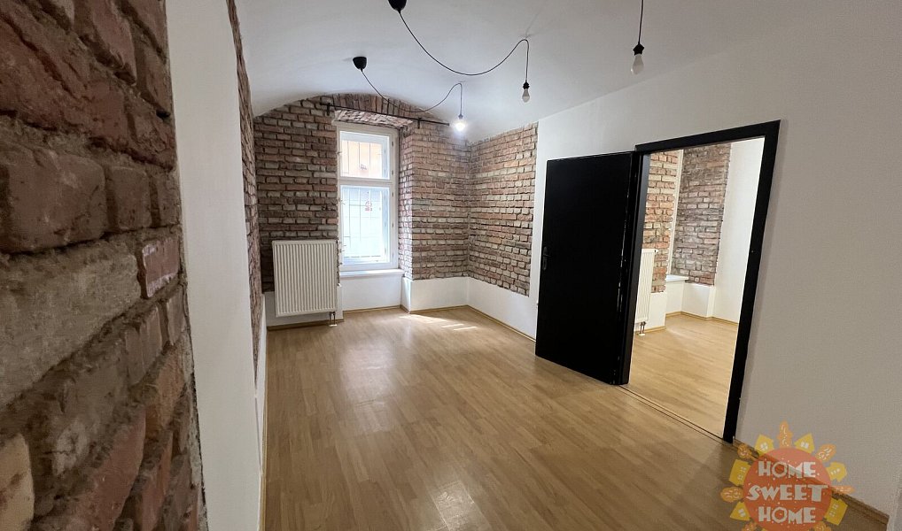 Pronájem kanceláře 136 m², Praha – fotka 1 z 22