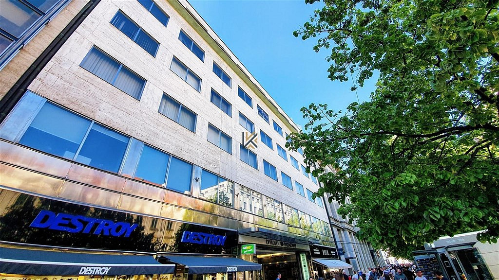 Pronájem kanceláře 194 m², Praha 1