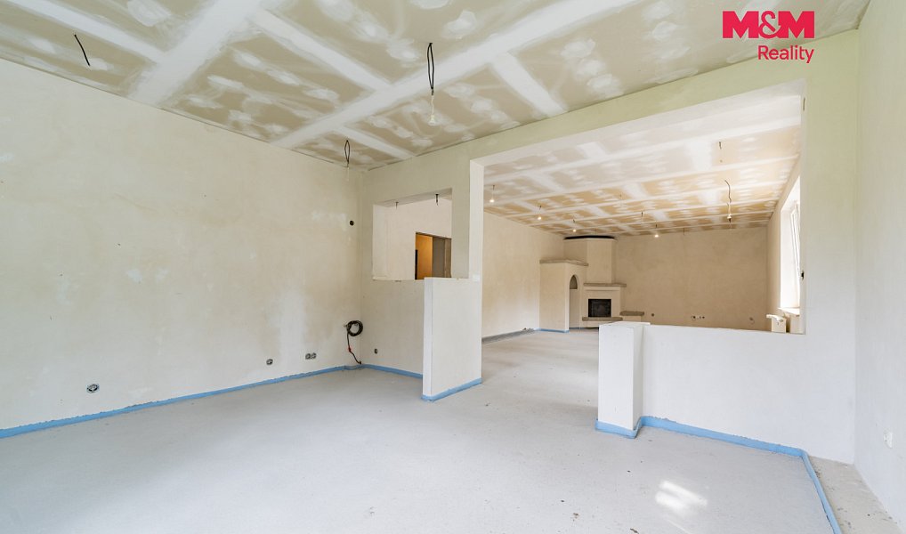 Prodej domu 160 m² s pozemkem 1 013 m², Mnichov – náhled fotky 3