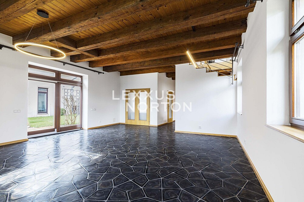 Pronájem bytu 4+kk 170 m²