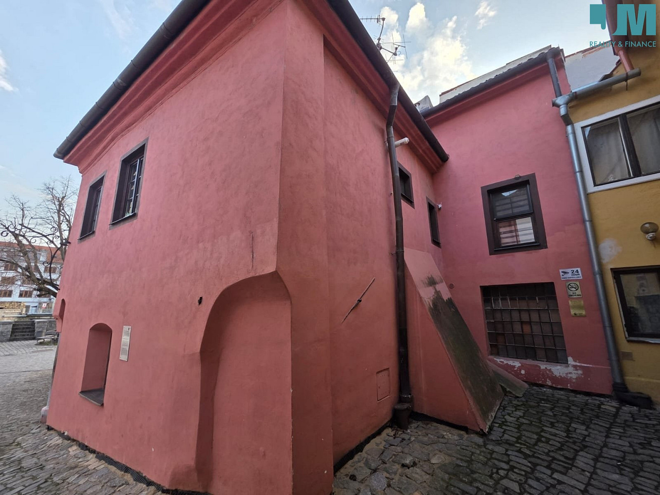 Prodej domu 146 m² s pozemkem 80 m² - Widok 2