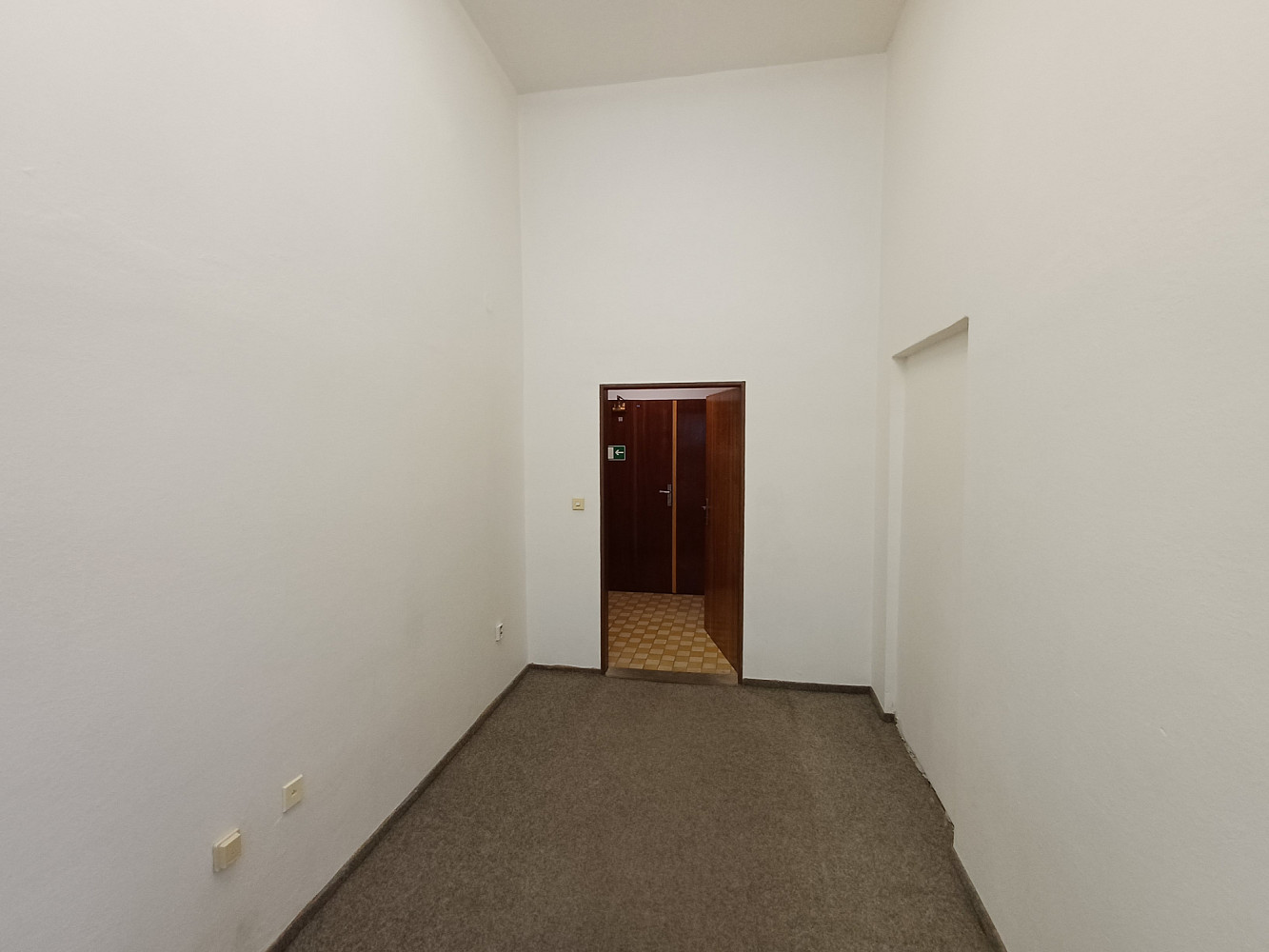 Pronájem kanceláře 60 m² – fotografie 4