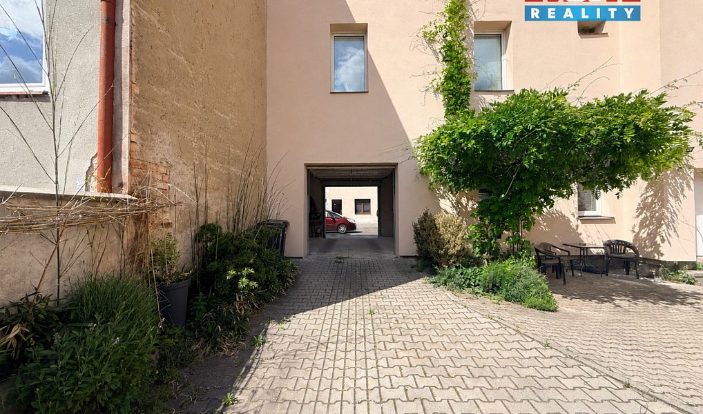 Pronájem parkovacího stání, 16 m2, Pardubice, ul. Teplého, Pardubice – náhled fotky 4