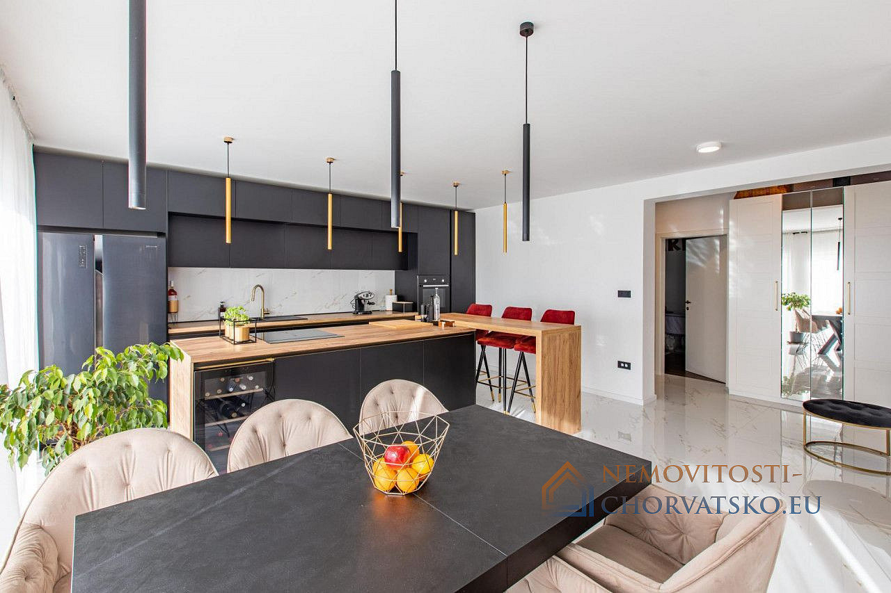 Prodej domu 120 m² s pozemkem 600 m² - Aanzicht 4