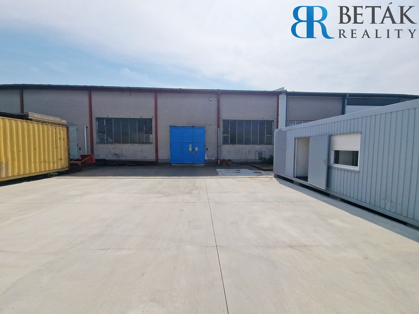 Pronájem skladovacích prostor 300 m²